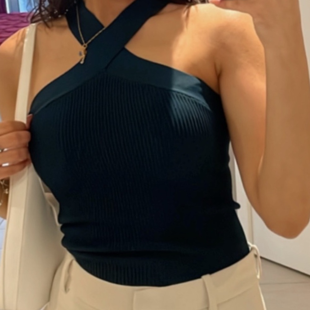 Aritzia babaton criss cross halter tank sculpt